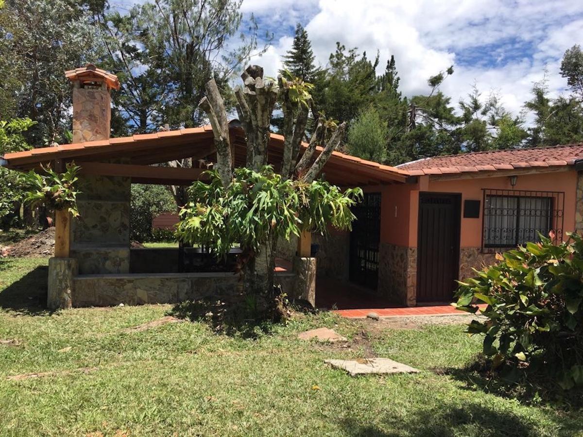 La Casa De Piedra Guatapé Exterior foto