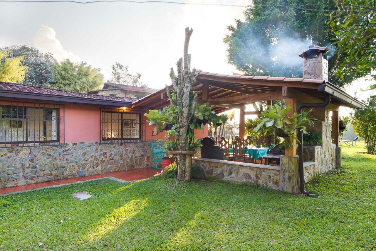 La Casa De Piedra Guatapé Exterior foto
