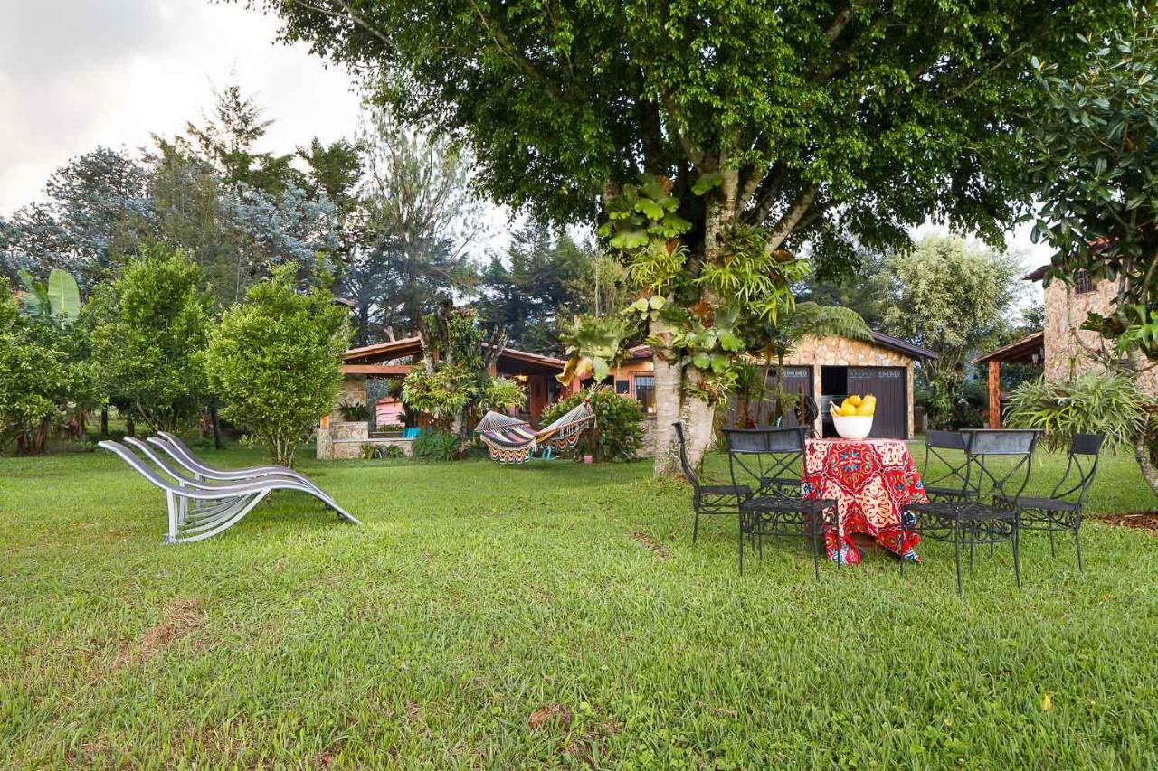 La Casa De Piedra Guatapé Exterior foto